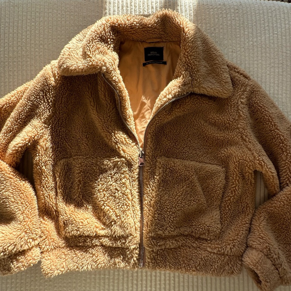 Urban Outfitters Cropped Sherpa Style Winter Collared Coat! Caramel, full zip!